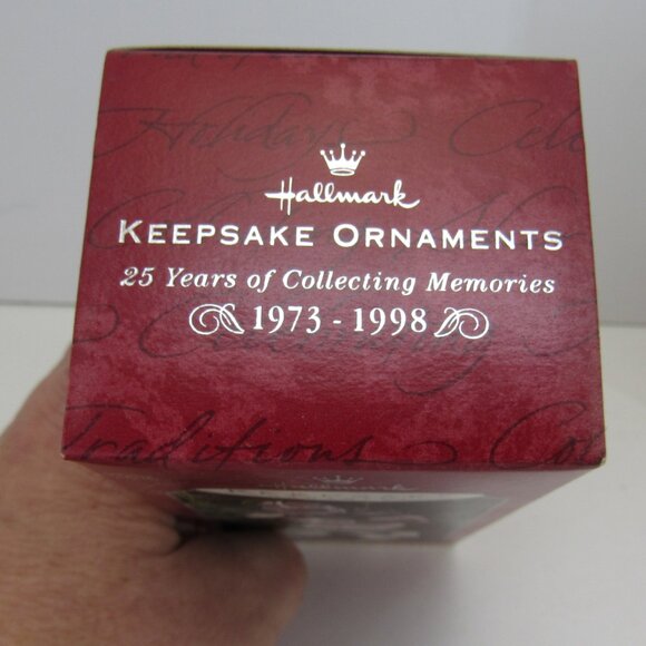 Hallmark Keepsake Ornament Collector's Series NFL Players Lot of 3 - Picture 3 of 11